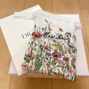 Christian Dior MISS DIOR Embroidered Drawstring Pouch
Limited Edition